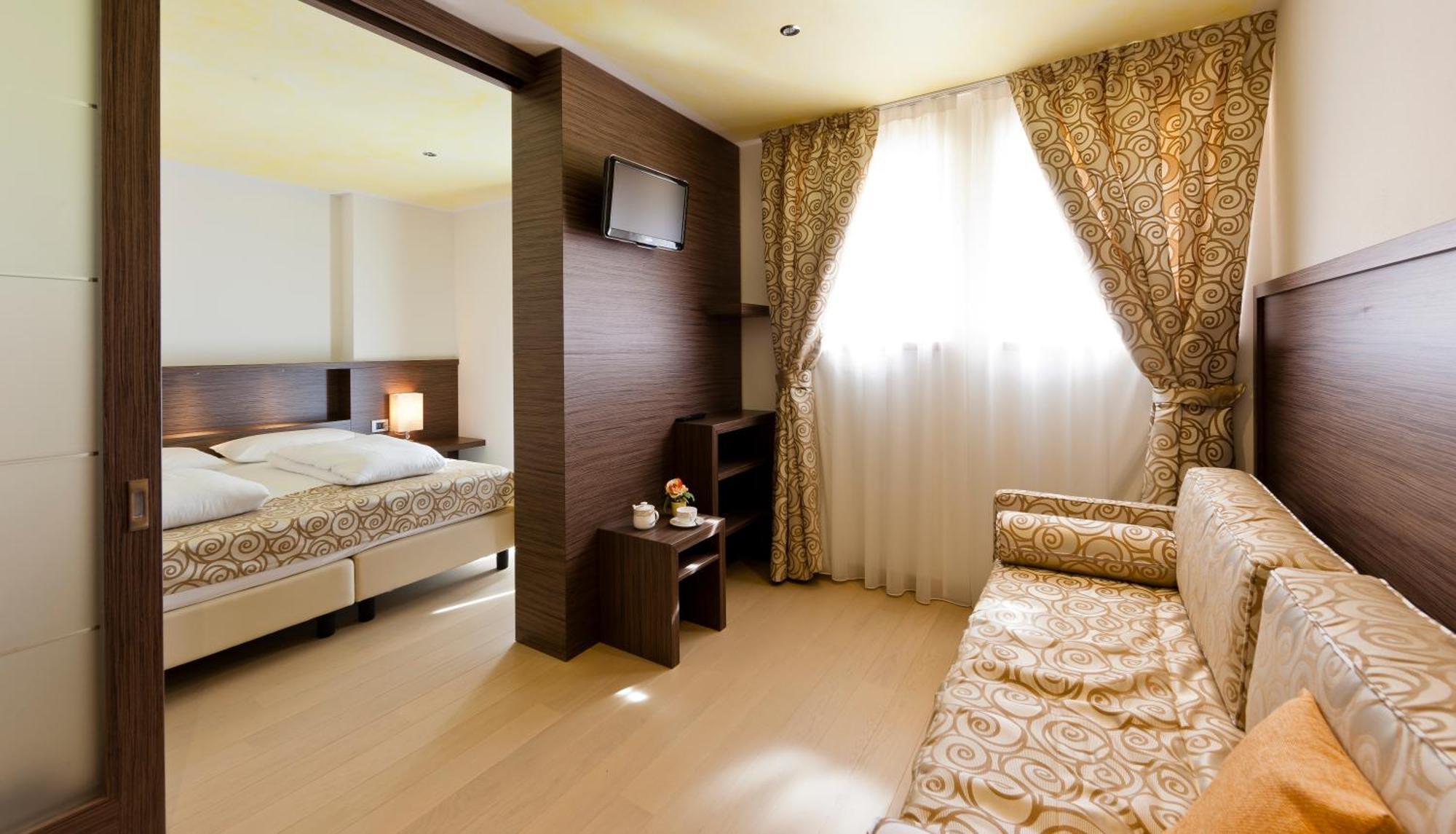 Family Hotel Serena 安达洛 外观 照片