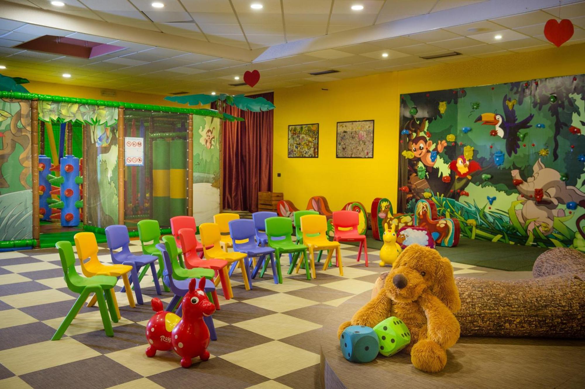Family Hotel Serena 安达洛 外观 照片
