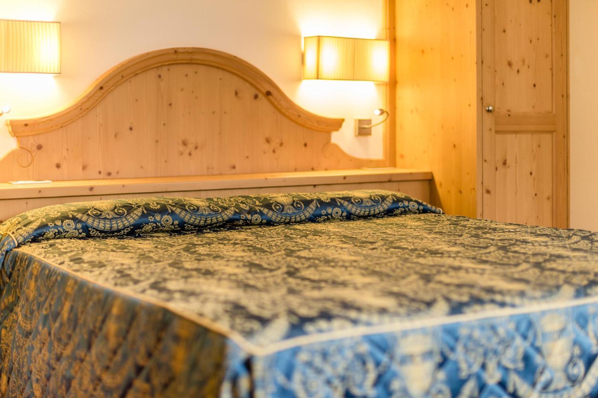 Family Hotel Serena 安达洛 外观 照片