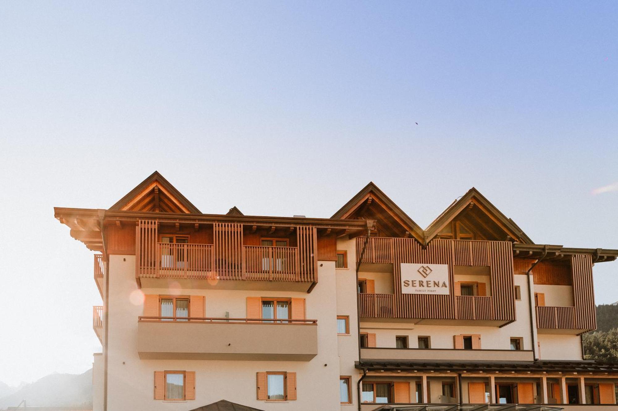Family Hotel Serena 安达洛 外观 照片