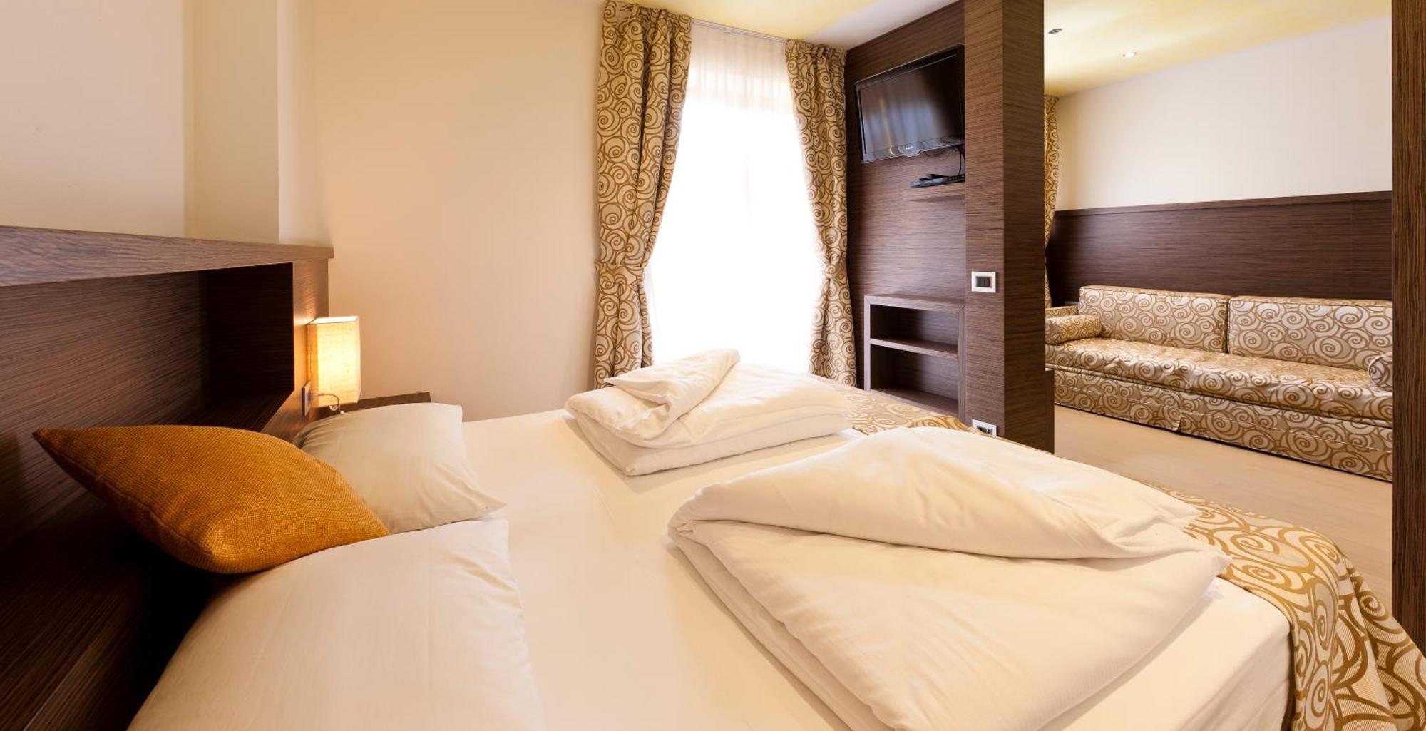 Family Hotel Serena 安达洛 外观 照片