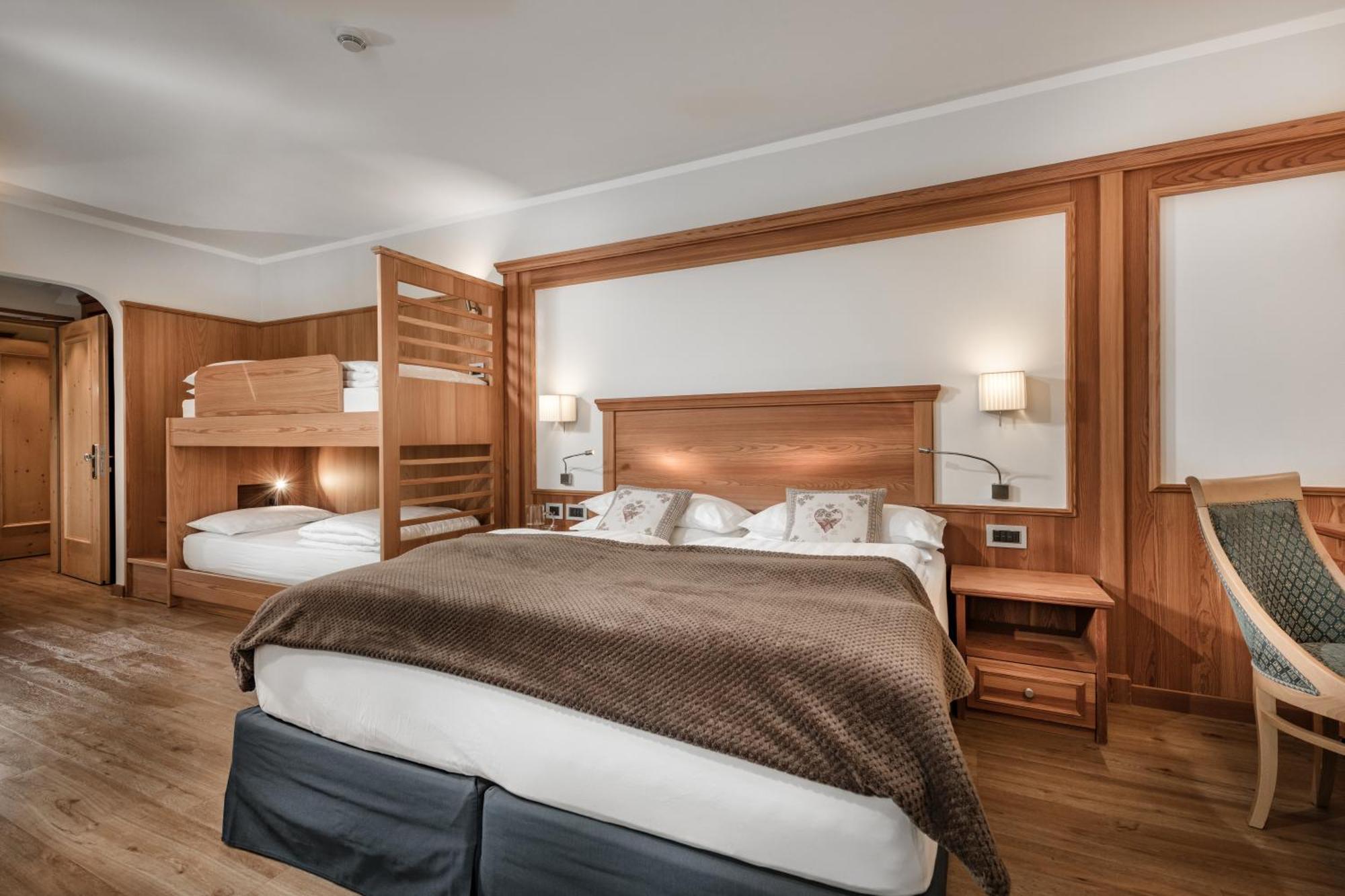 Family Hotel Serena 安达洛 外观 照片