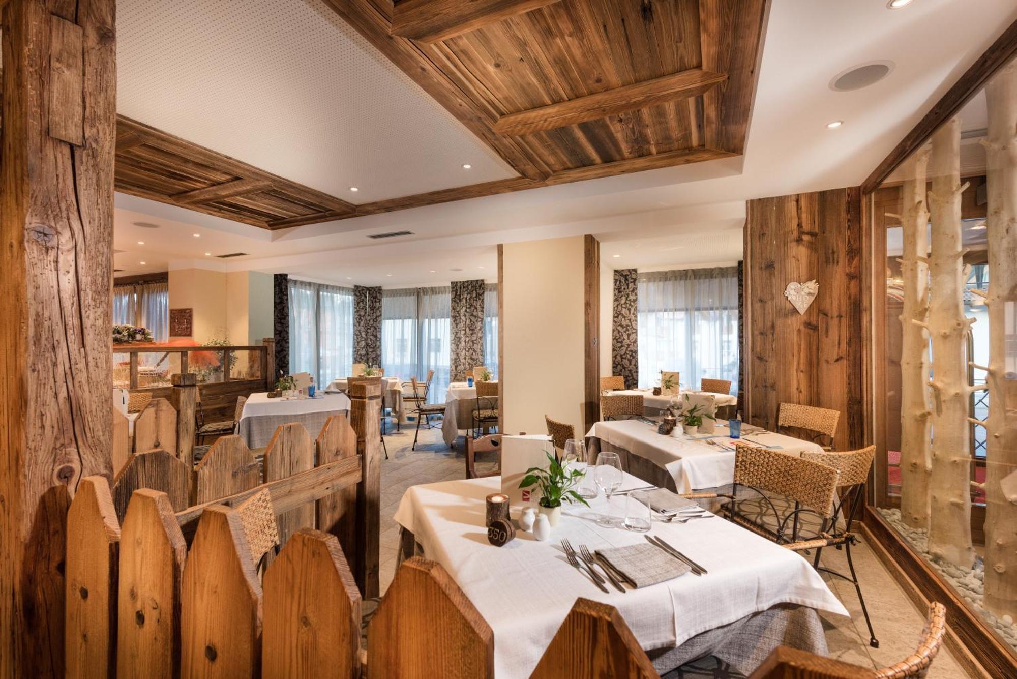 Family Hotel Serena 安达洛 外观 照片